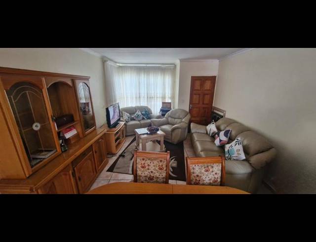 3 BEDROOM TOWNHOUSE FOR SALE IN KOSMOSDAL